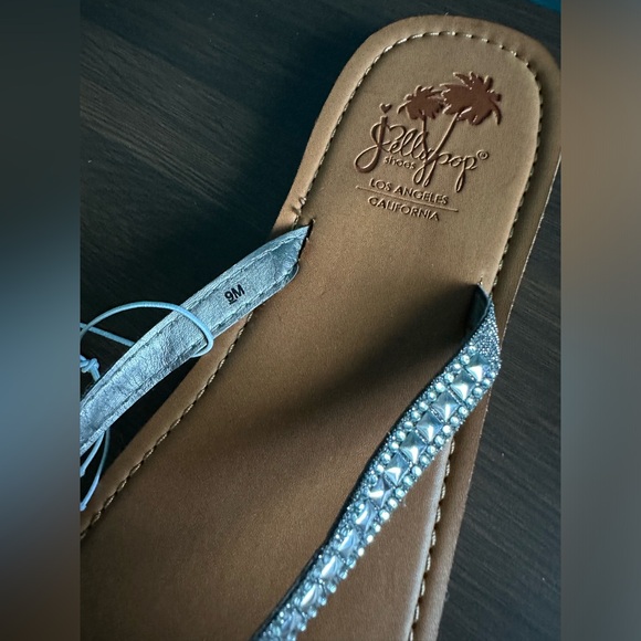 New Jellypop Shoes Los Angeles Silver Embellished Flip Flop Sandals Size 9 - Picture 9 of 9
